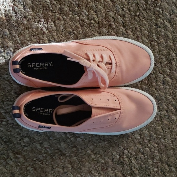 Pink sperrys - Picture 1 of 4